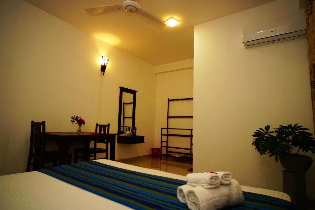Airport 4 Season Transit Hotel カトゥナカヤ エクステリア 写真